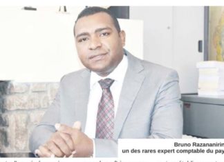 RAZANANIRINA Bruno est le commissaire aux comptes de la société CONNECTIC de 2009 à 2011 et refuse de délivrer à la société CONNECTIC une copie du rapport 2011